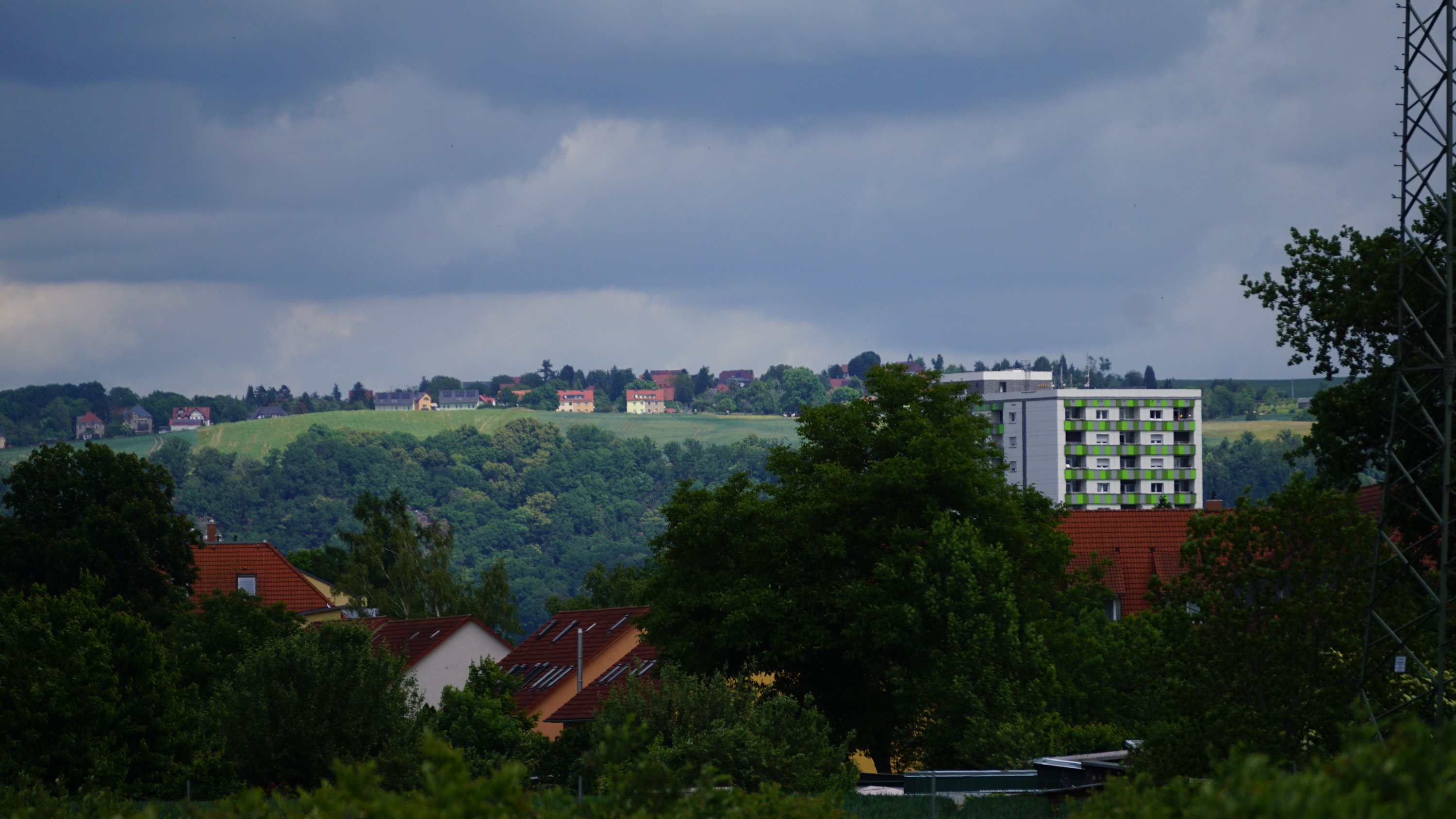 Hügel mit Häusern 