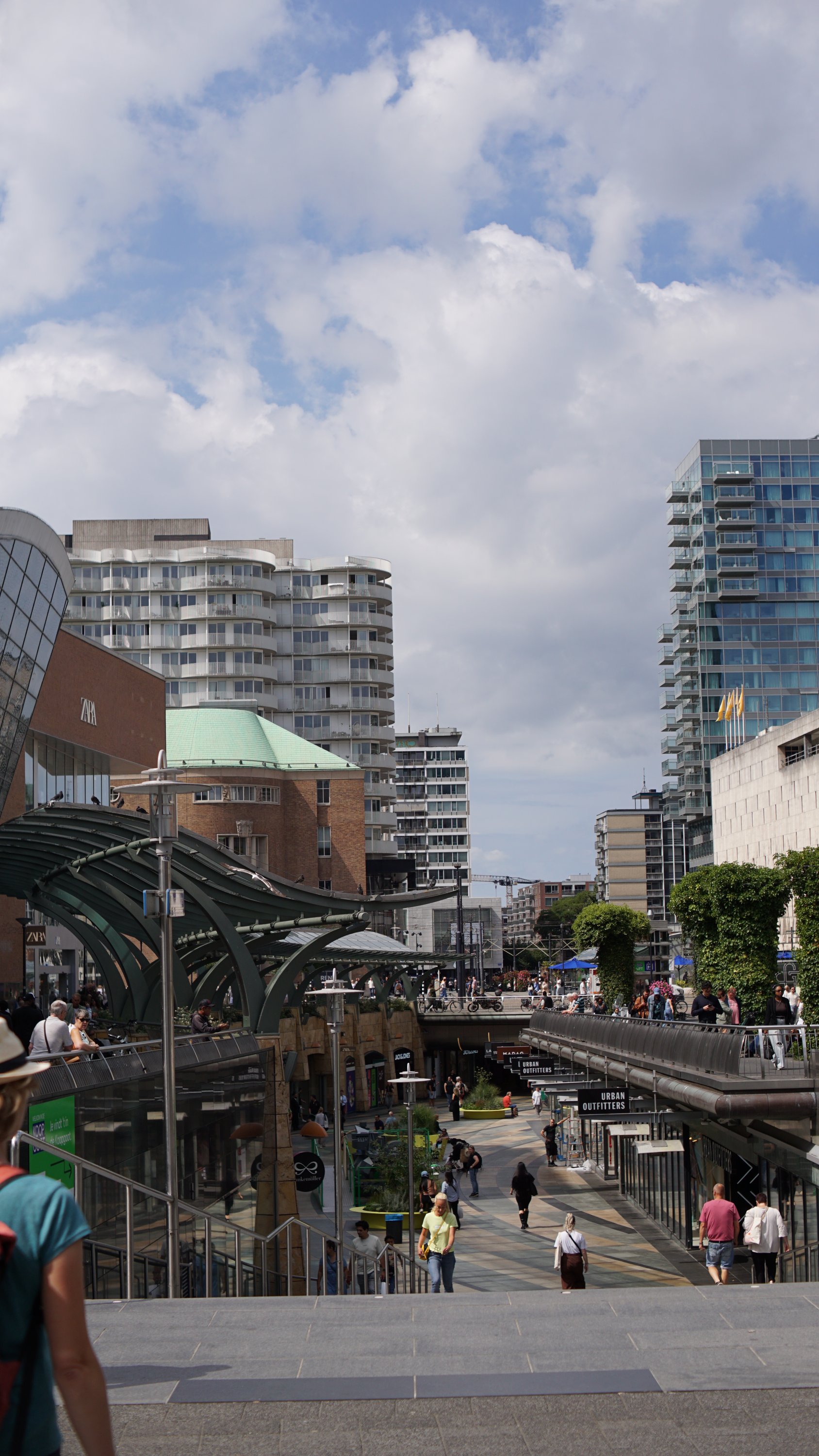Blick über den Eingang der Ladenstraße 