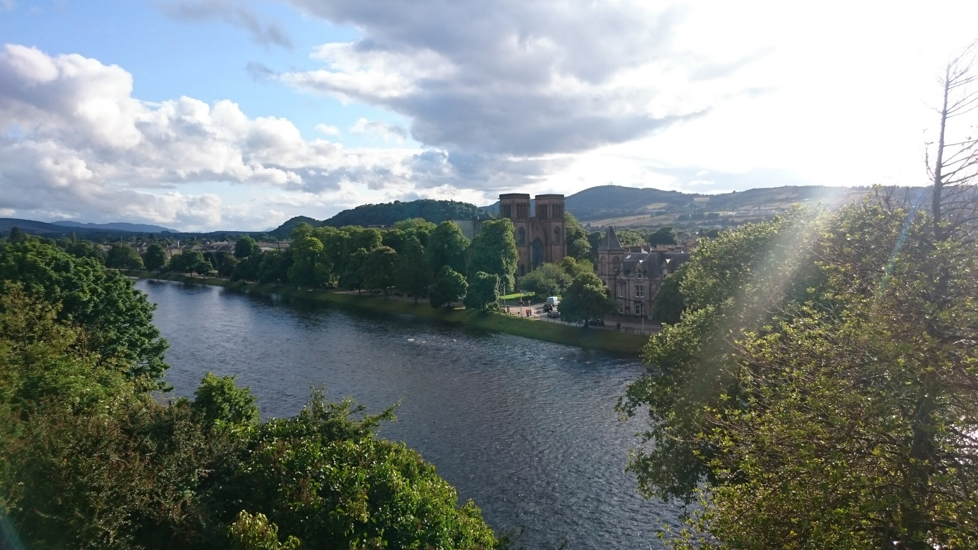 Blick über Ness und Schloss Blick über Ness und Schloss