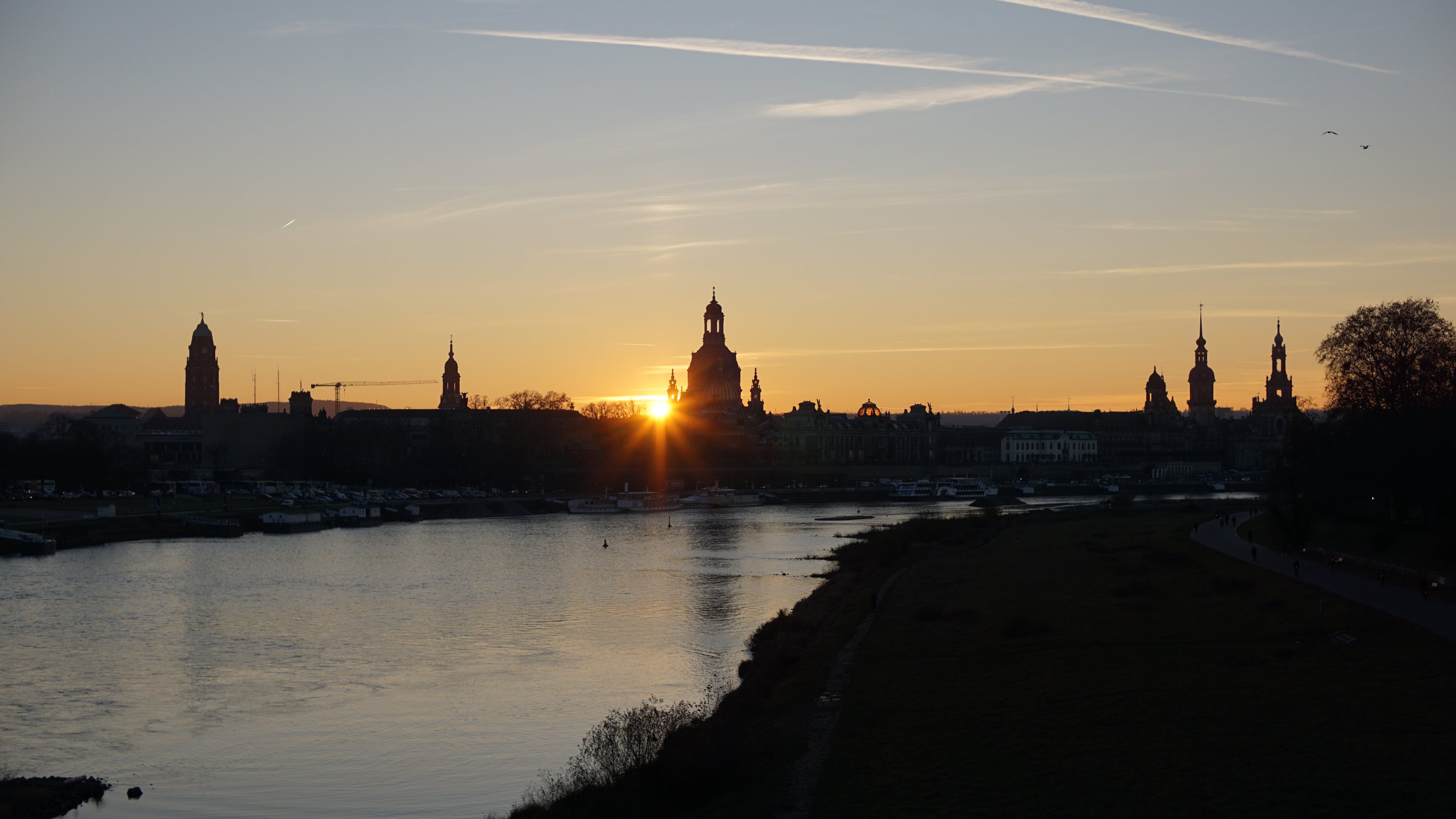 Zwischenwert der beiden vorherigen Bilder 
