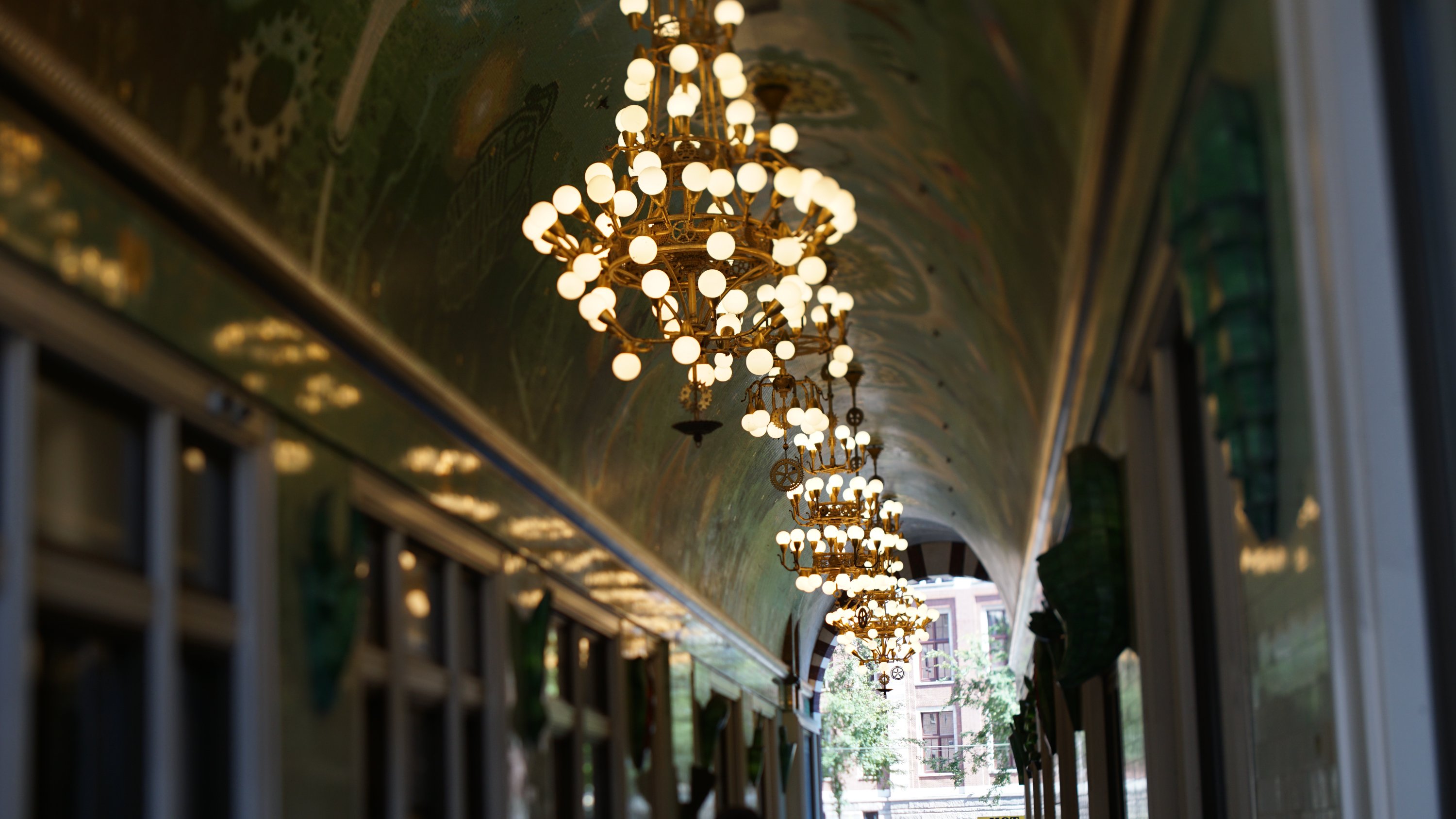 Bild so gedreht dass bereits vom Ausschnitt her kaum Touristen zu sehen sind. Evtl. ist der tilt-Effekt hier sogar etwas besser eingestellt, aber leider das Bild recht schräg.