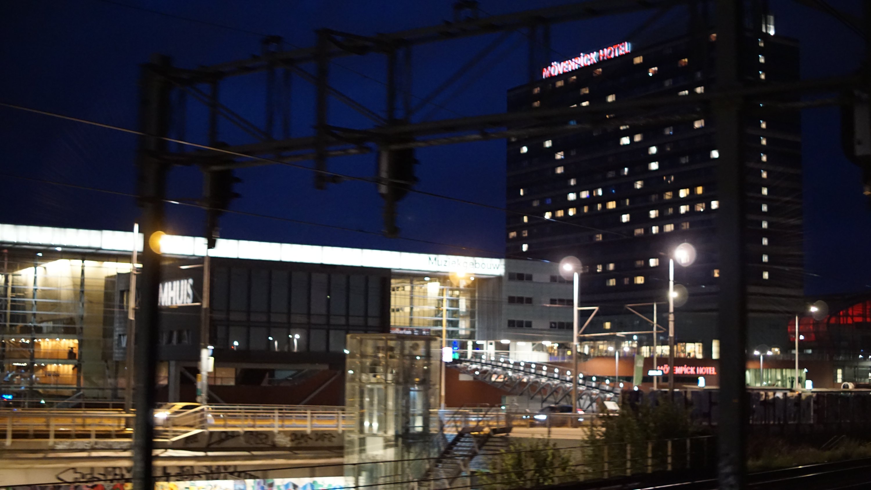 Strecke kurz nach dem Bahnhof Amsterdam 