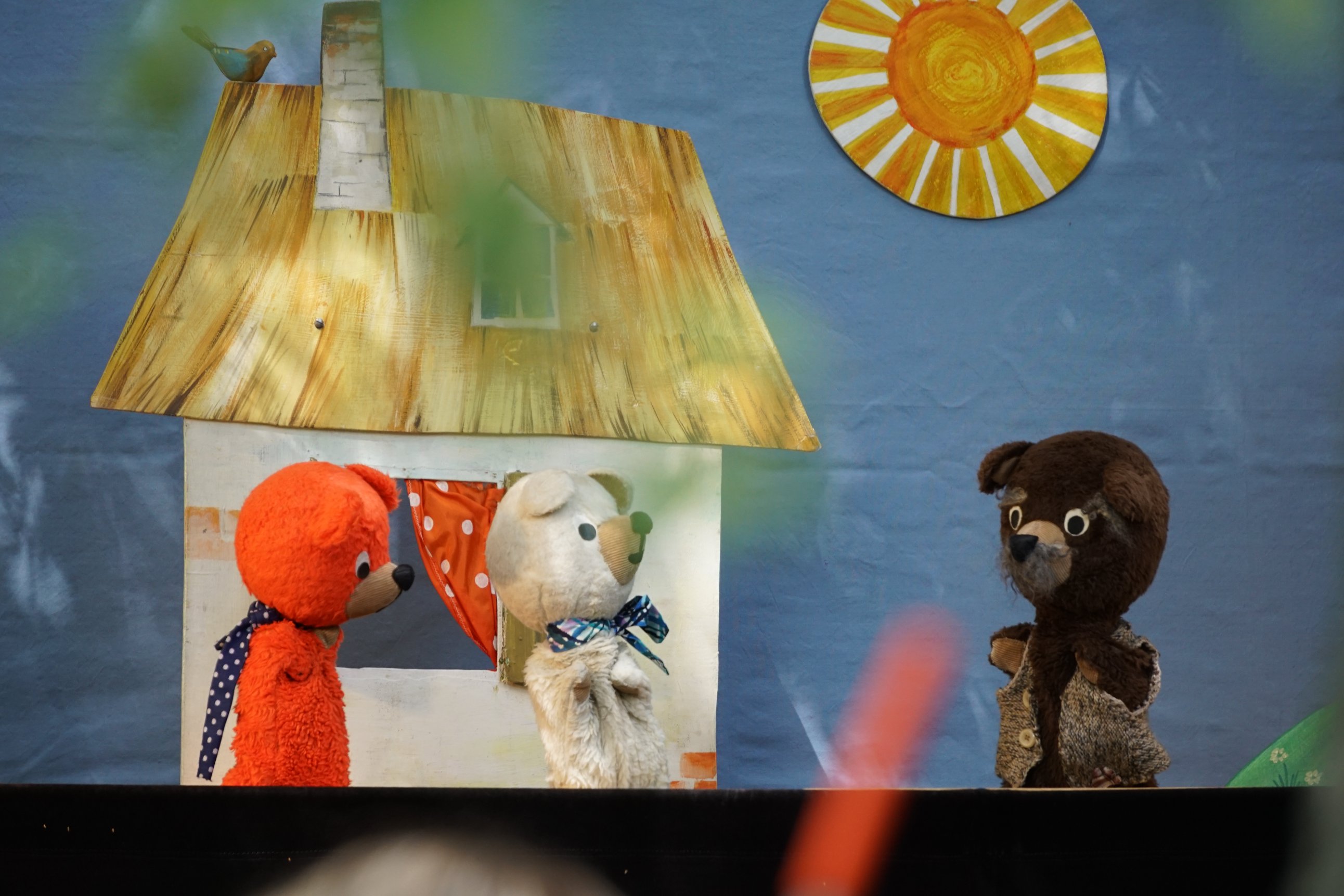 Puppentheater mit 3 Bärchen im Bild 