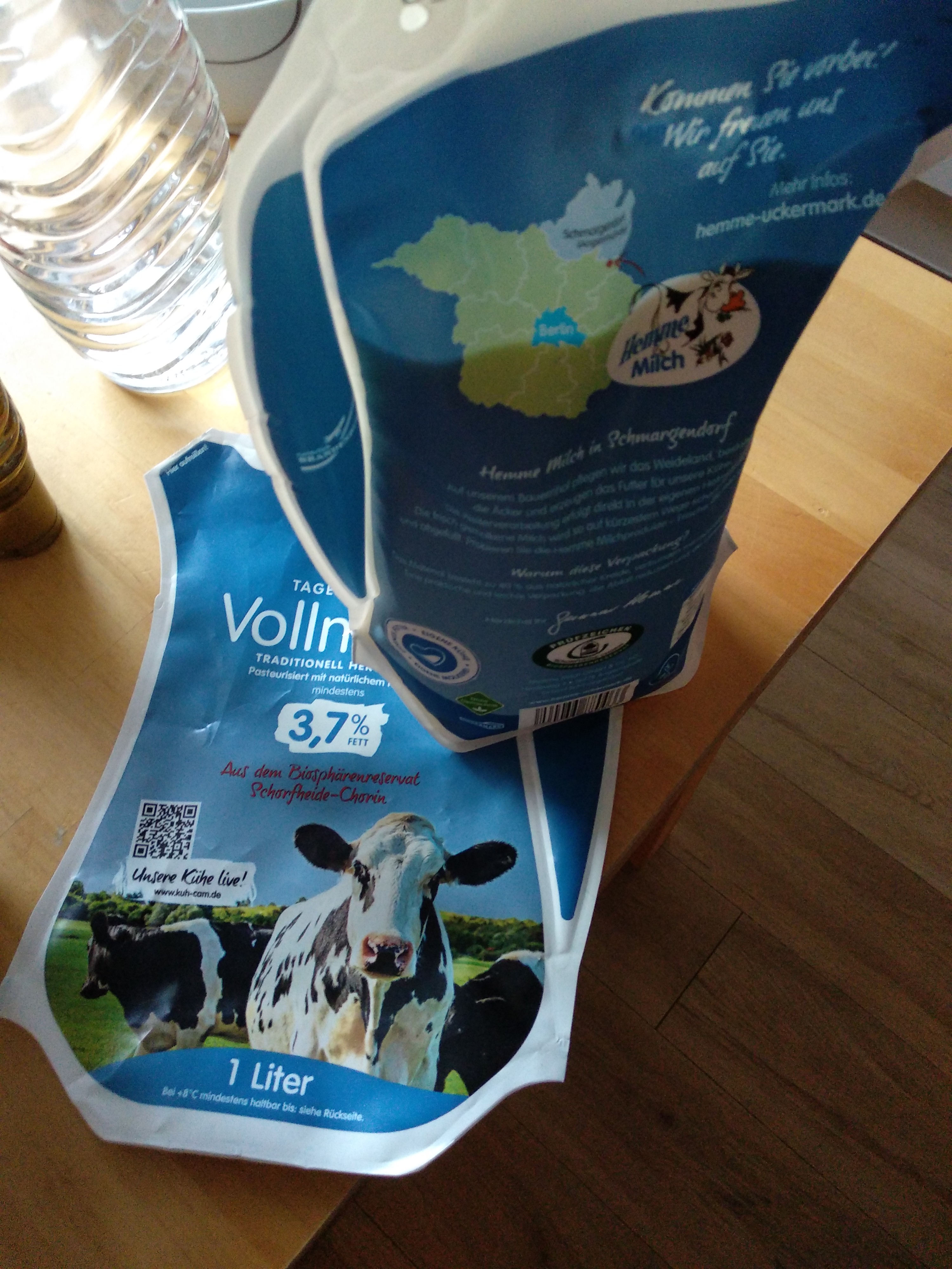 leerer und voller Milchschlauch