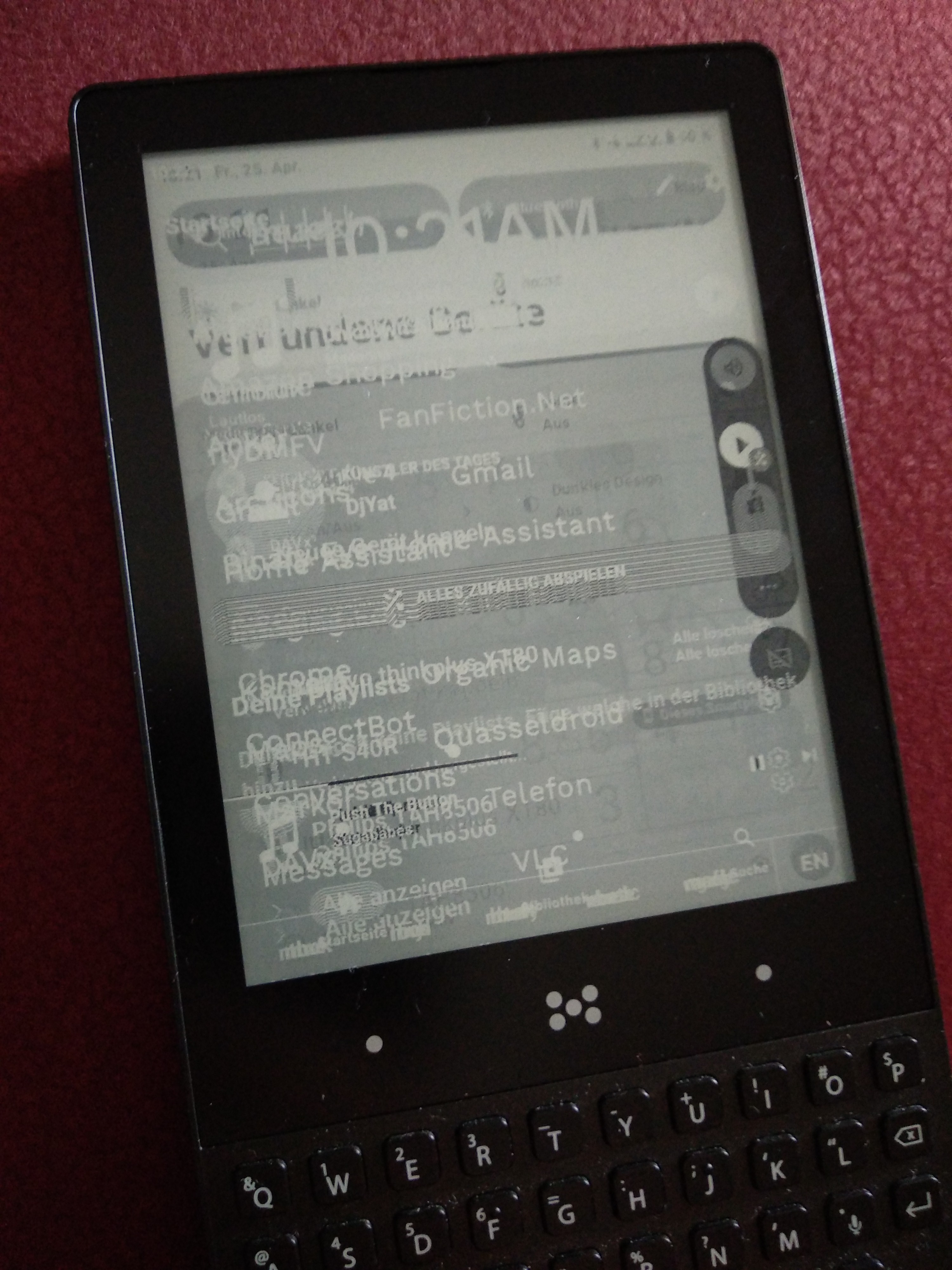 Unlesbarer Mist auf einem E-ink-Display Unlesbarer Mist auf einem E-ink-Display