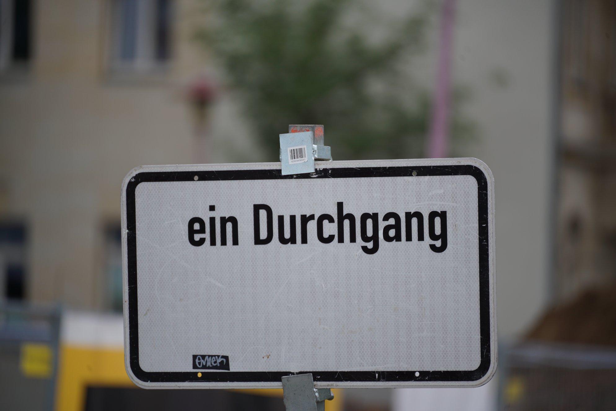 Zusatzschild "   ein Durchgang"